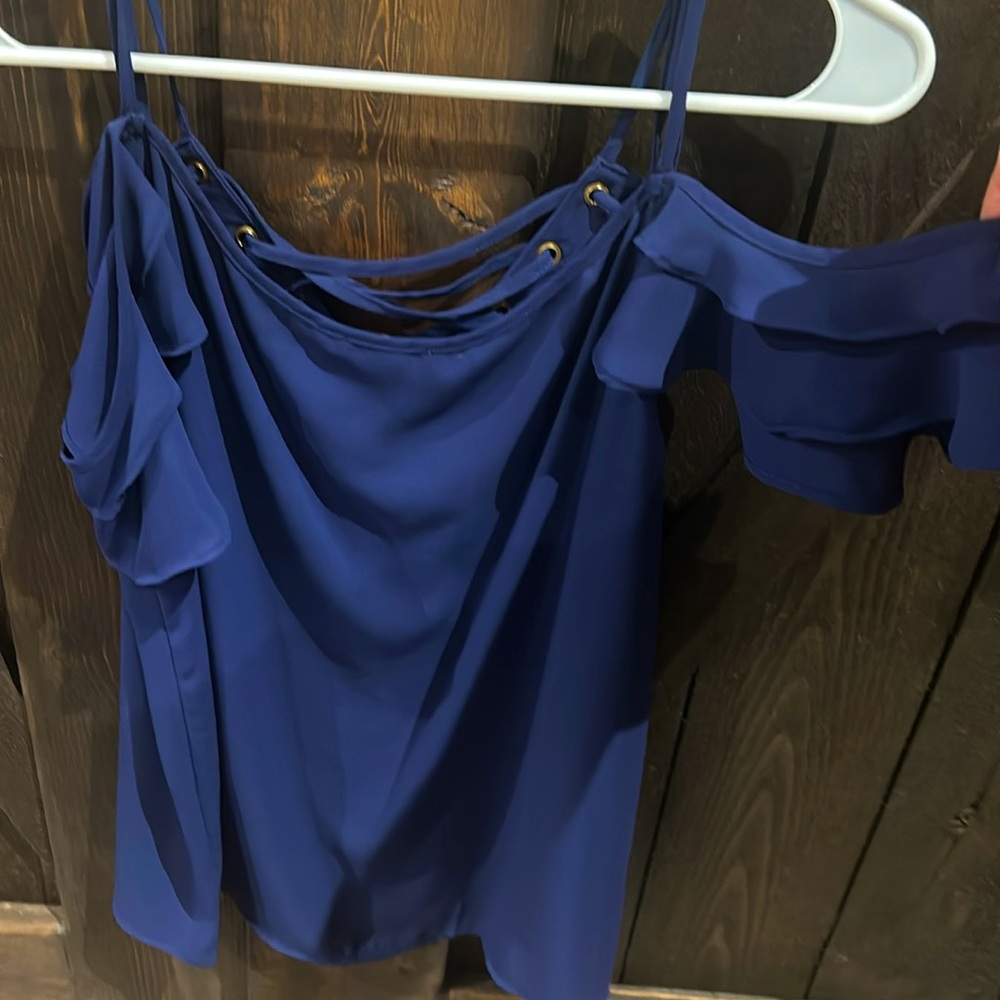 Express blouse Cold Shoulder Ruffle Trim Spring Shirt. - Picture 4 of 8